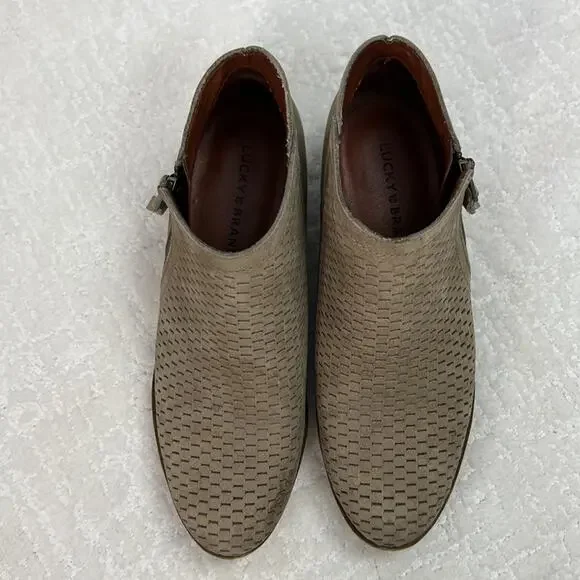 Lucky Brand Brielley taupe textured suede and leather ankle boots zipper 7 M - Picture 4 of 10